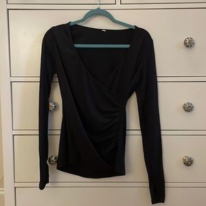 Lululemon black wrap top!